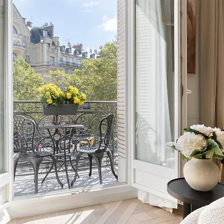 Thelander - Serviced In Champs Elysées